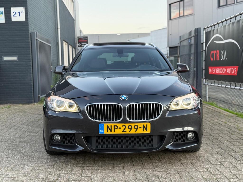 BMW 5-serie Touring 535d XDrive M Sport (dec-2012) 313PK|XEN, Auto's, BMW, Automaat, Euro 5, Gebruikt, Zwart