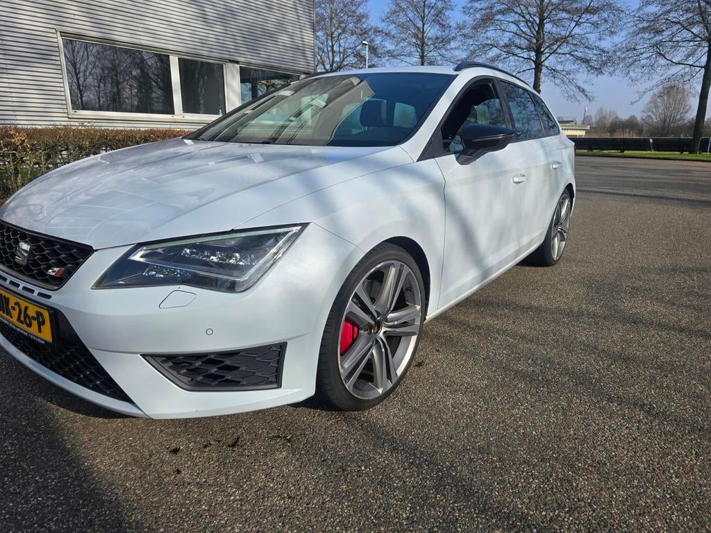 Seat Leon ST Cupra 280 (DSG) – Panoramadak, Auto's, Euro 5, 15 km/l, 4 cilinders, 1984 cc