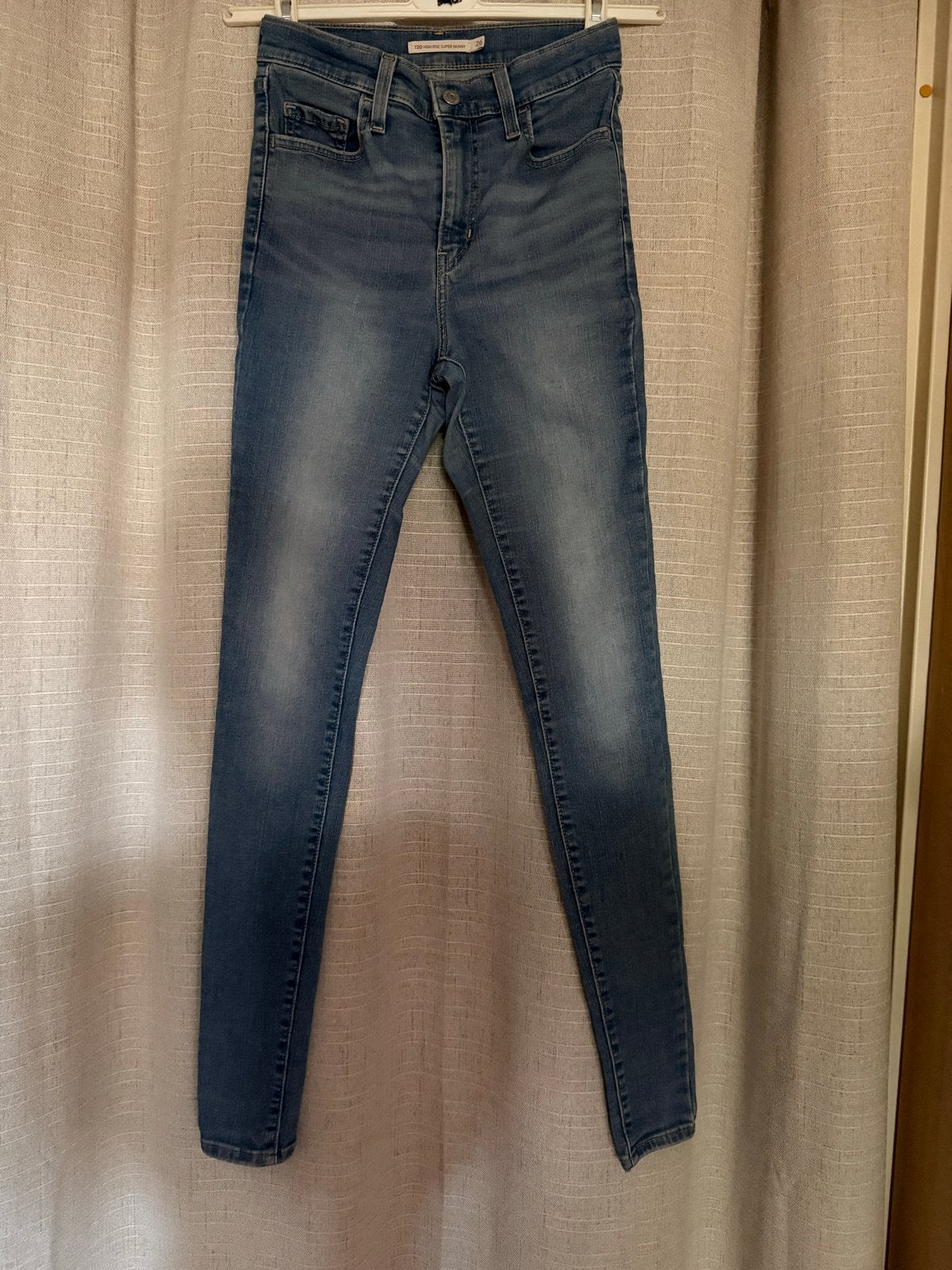 Levi's 720 High Rise Super Skinny Jeans W26 L32, Kleding | Dames, Ophalen of Verzenden, Zo goed als nieuw, Blauw, W27 (confectie 34) of kleiner