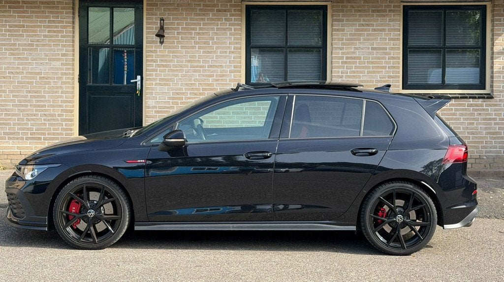 Volkswagen GOLF 2.0 GTI CLUBSPORT| PANO|BLACKSTYLE|NURBURGIN, 15 km/l, 4 cilinders, 1984 cc, Zwart