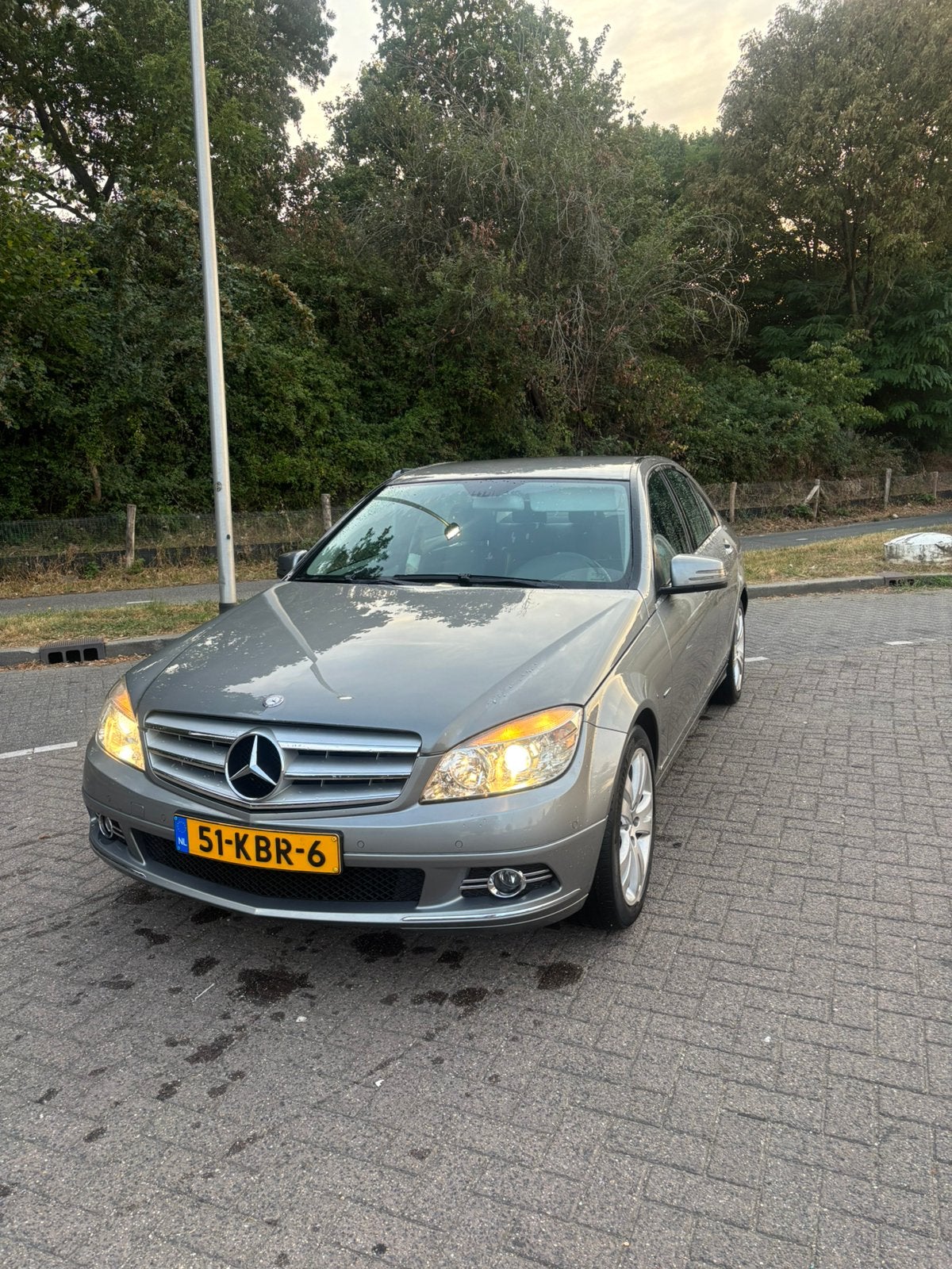 Mercedes-Benz C-Klasse 1.6 C180 Kompr. Sedan AUT 2009 Grijs, Auto's, Mercedes-Benz, Automaat, 745 kg, Achterwielaandrijving, 1800 kg