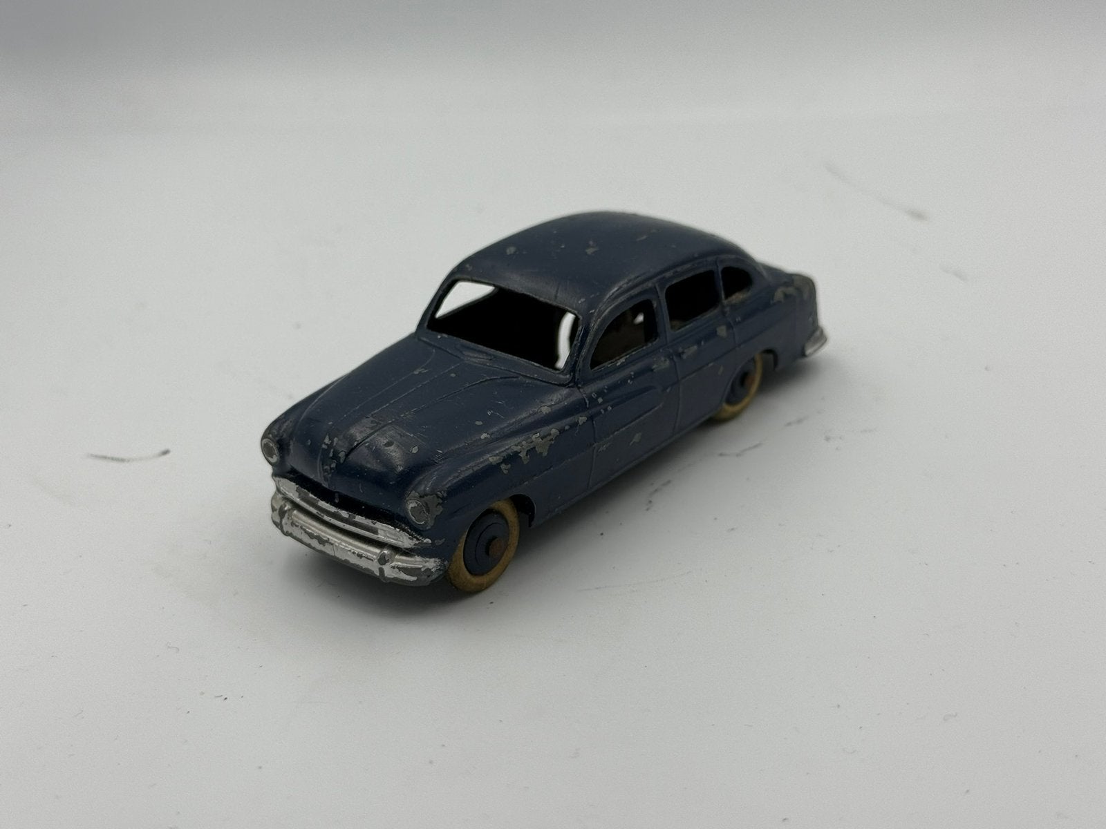 Dinky Toys Ford Vedette, Ophalen of Verzenden, Auto, Dinky Toys
