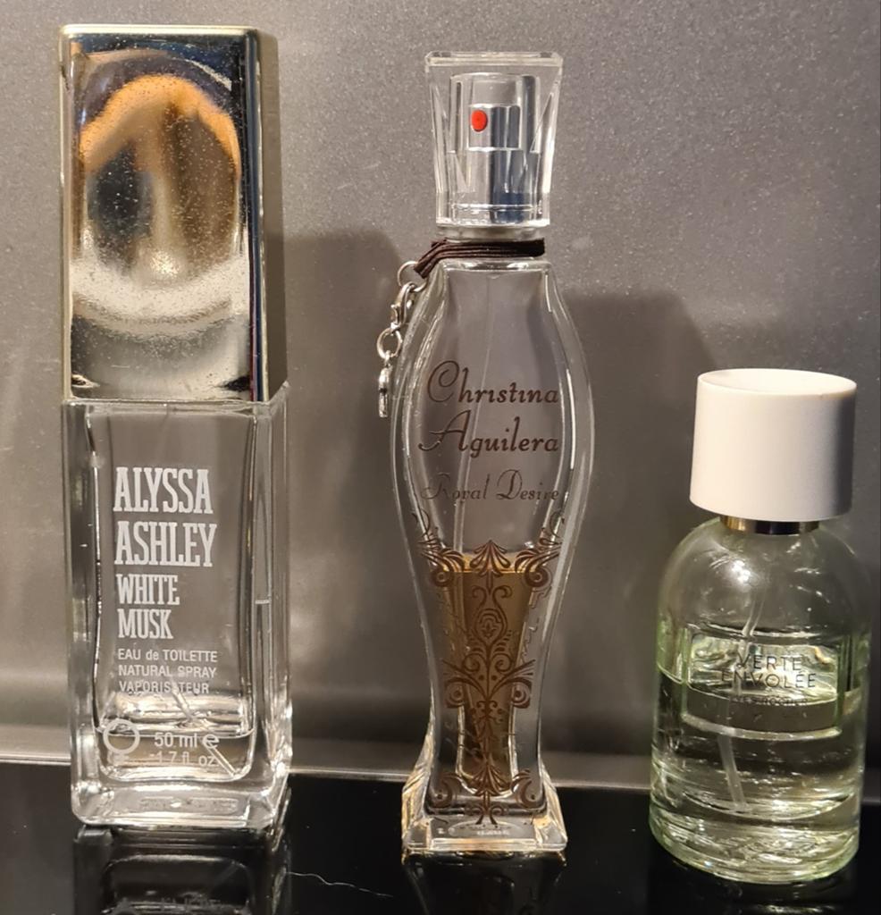 MUSK/CHRISTINA AGUILERA/YVES ROCHER, Verzamelen, Parfumverzamelingen, Ophalen of Verzenden, Zo goed als nieuw, Parfumfles