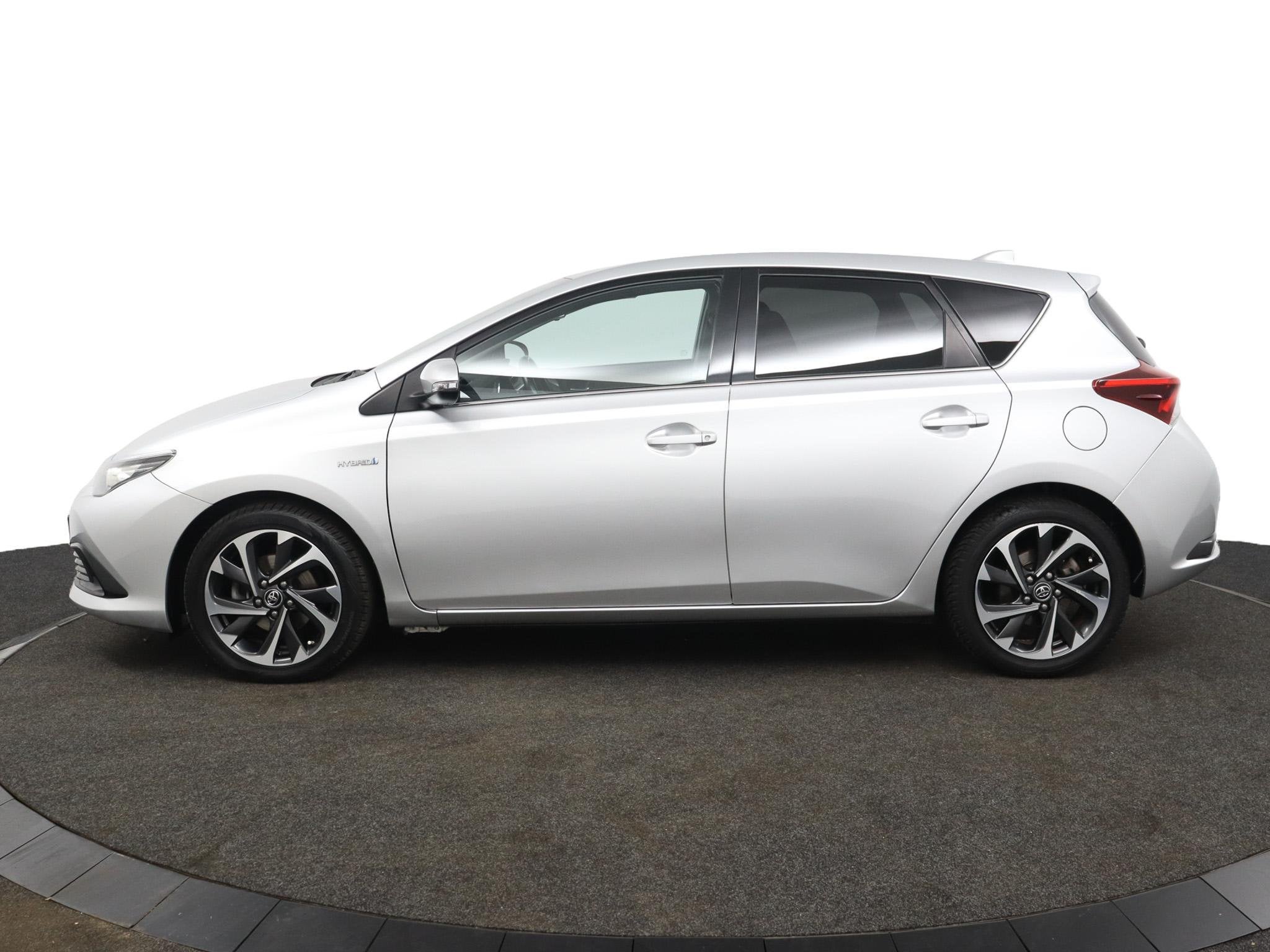 Toyota Auris 1.8 Hybrid Dynamic | Parkeersensoren achterzijd, Gebruikt, 4 cilinders, Bedrijf, 26 km/l