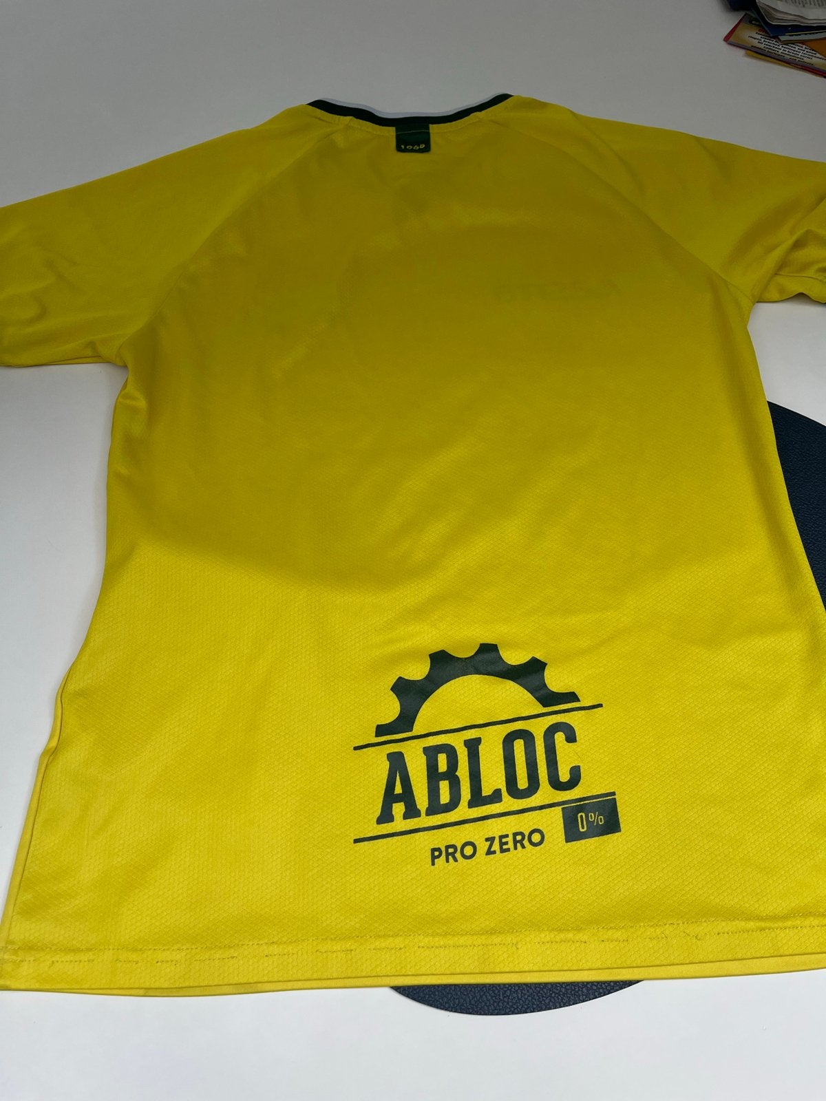 Masita Fortuna Sittard Thuisshirt en Broekje, Maat 38/40 (M), Geel, Overige typen, Ophalen of Verzenden