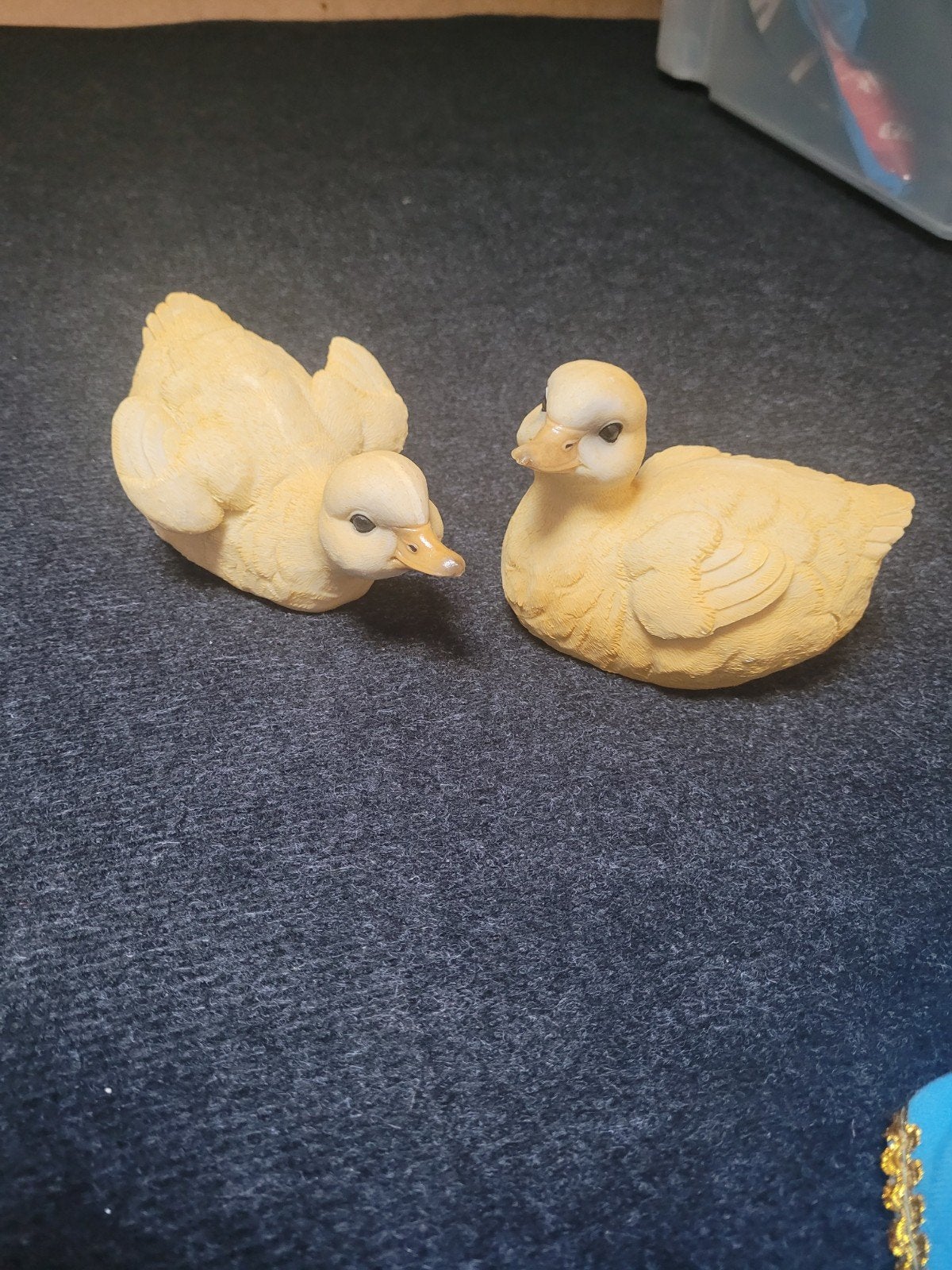 2 eenden kuiken beeldjes pasen, Verzamelen, Beelden en Beeldjes, Ophalen of Verzenden, Zo goed als nieuw, Dier