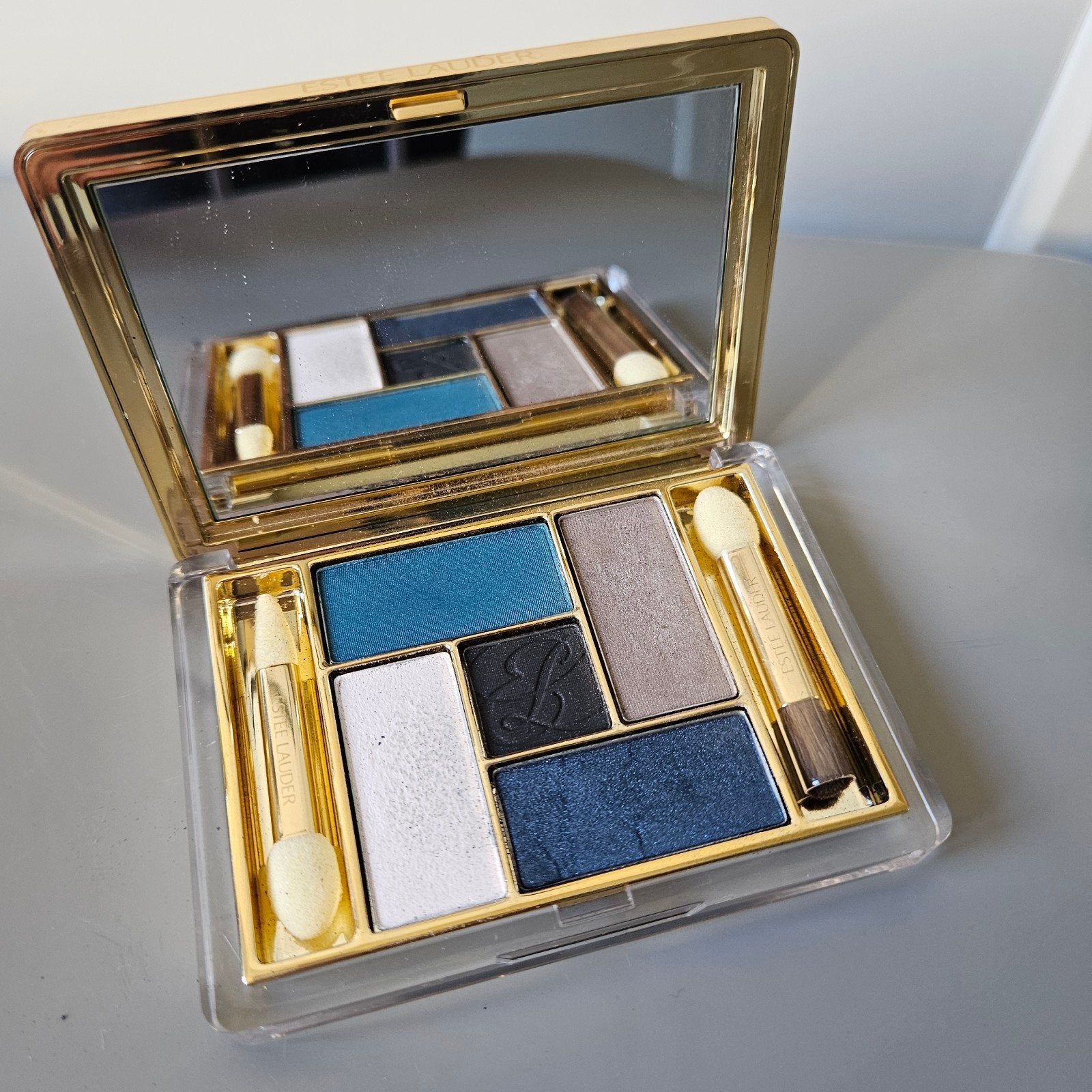 Estee Lauder oogschaduw pallet 5 kleuren 01 blue dahlia, Sieraden, Tassen en Uiterlijk, Uiterlijk | Cosmetica en Make-up, Ogen
