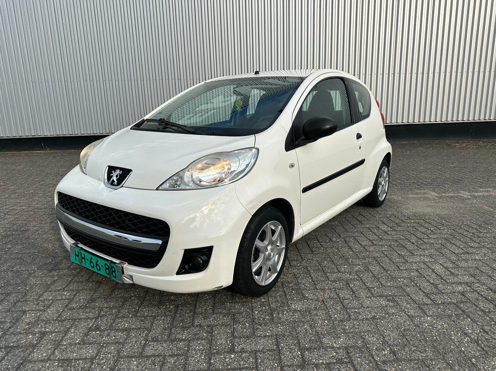 Peugeot 107 1.0 12V E-vti 68PK 3DR 2011 Wit, Auto's, Peugeot, Voorwielaandrijving, 4 stoelen, Origineel Nederlands, Bedrijf