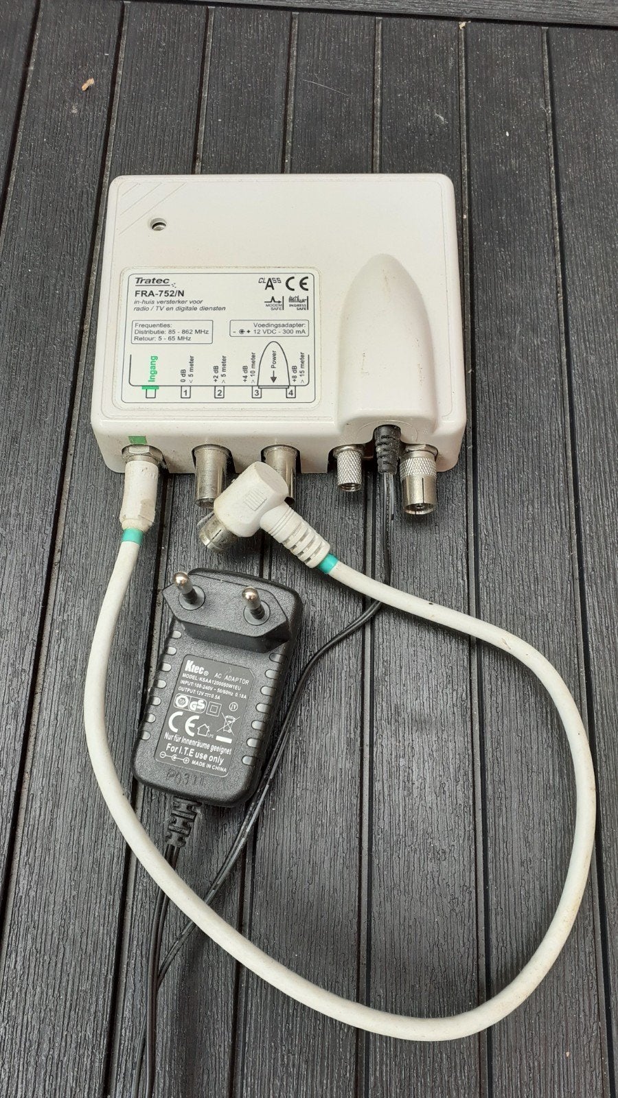 Tratec FRA-752/N in-huis versterker met adapter, Ophalen of Verzenden, Gebruikt, Minder dan 2 meter, Overige kabels