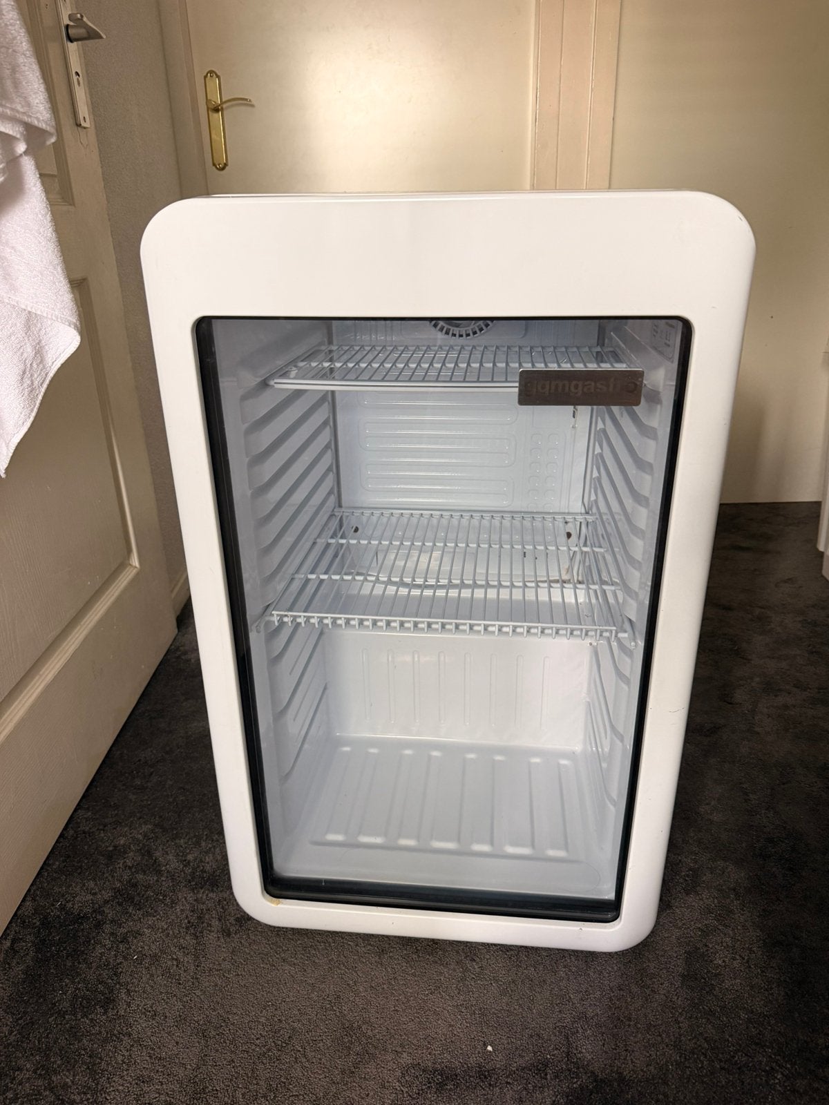 Minibar, Minder dan 75 liter, Ophalen, Zonder vriesvak, 160 cm of meer