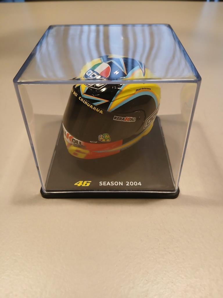 Valentino Rossi Helm Miniatuur 2004 - Schaalmodel, Overige merken, 1:50 of kleiner, Overige typen, Ophalen of Verzenden
