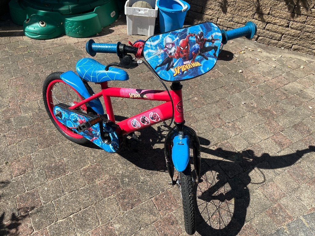 spiderman fiets , Ophalen, Gebruikt, Terugtraprem, Minder dan 16 inch
