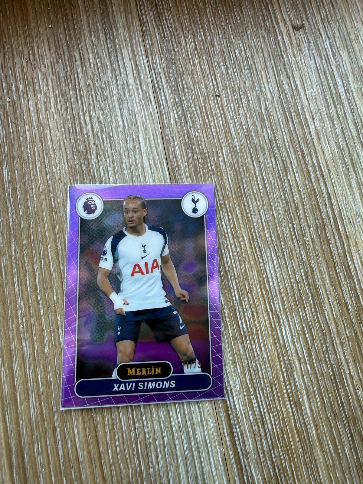 /75 Topps Merlin Purple Refractor Xavi Simons, Ophalen of Verzenden, Zo goed als nieuw, Buitenlandse clubs, Poster, Plaatje of Sticker