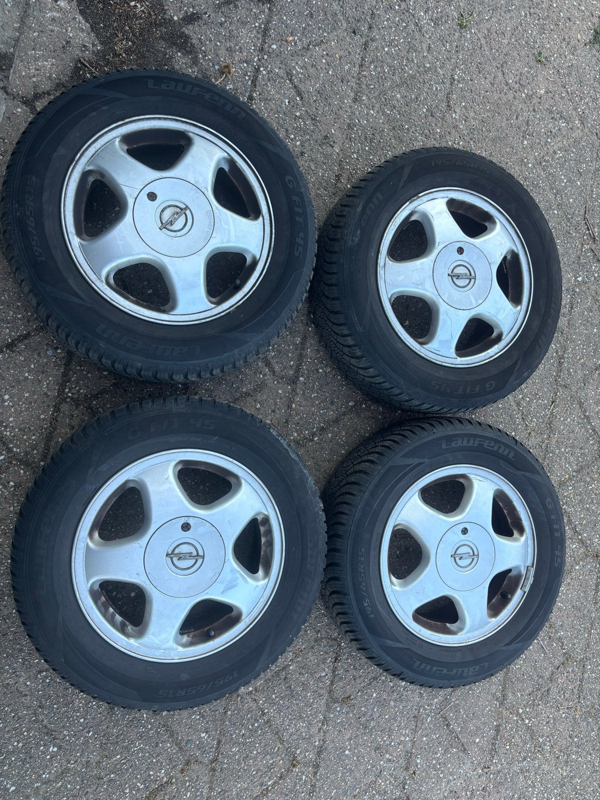 Opel velgen met goede all season banden 4x100, Auto-onderdelen, Banden en Velgen, Ophalen, Info@opel.nl, Gebruikt, 15 inch