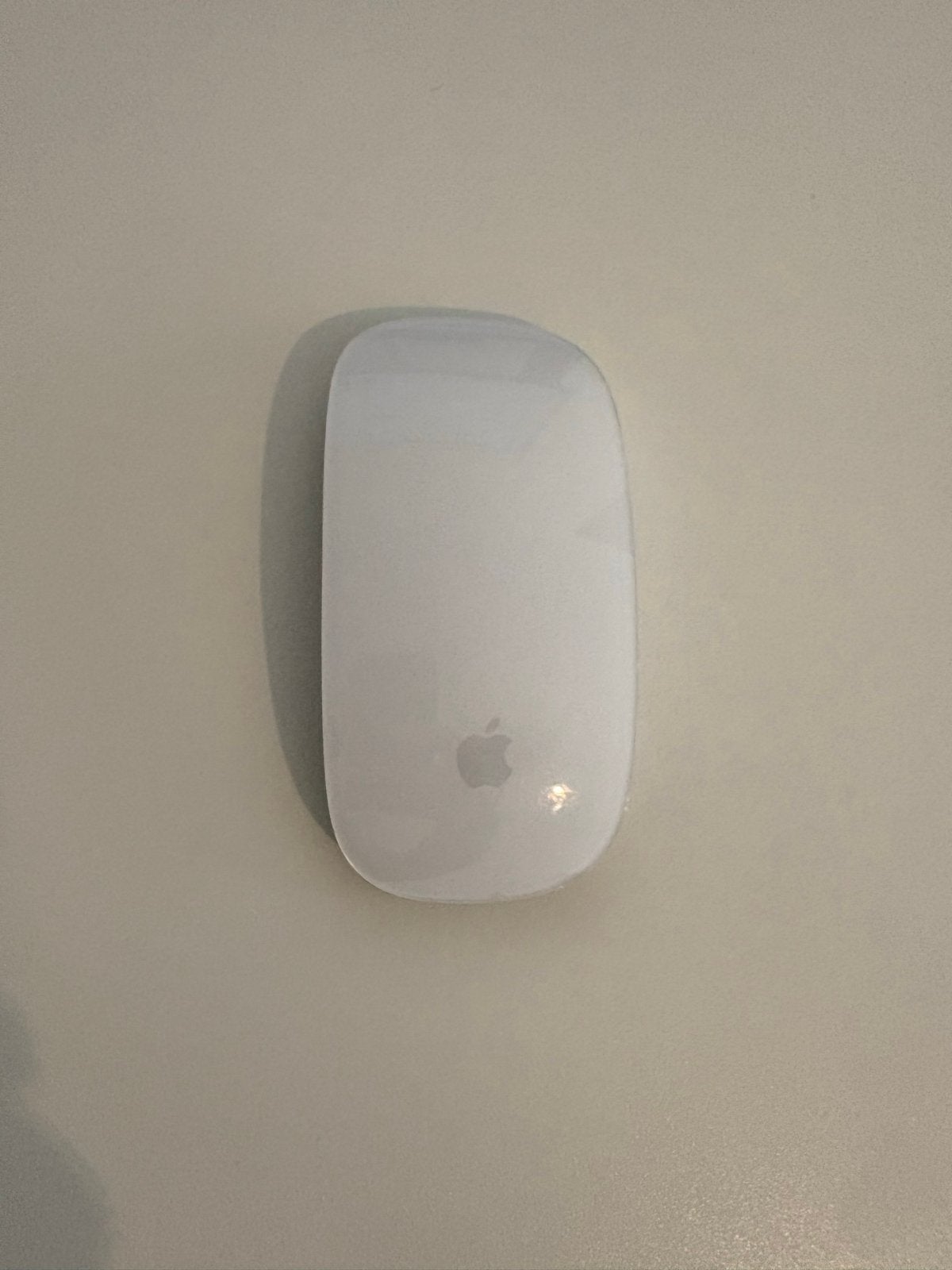 Apple Magic Mouse 2 - A1657, Computers en Software, Ophalen of Verzenden, Zo goed als nieuw, Draadloos, Muis