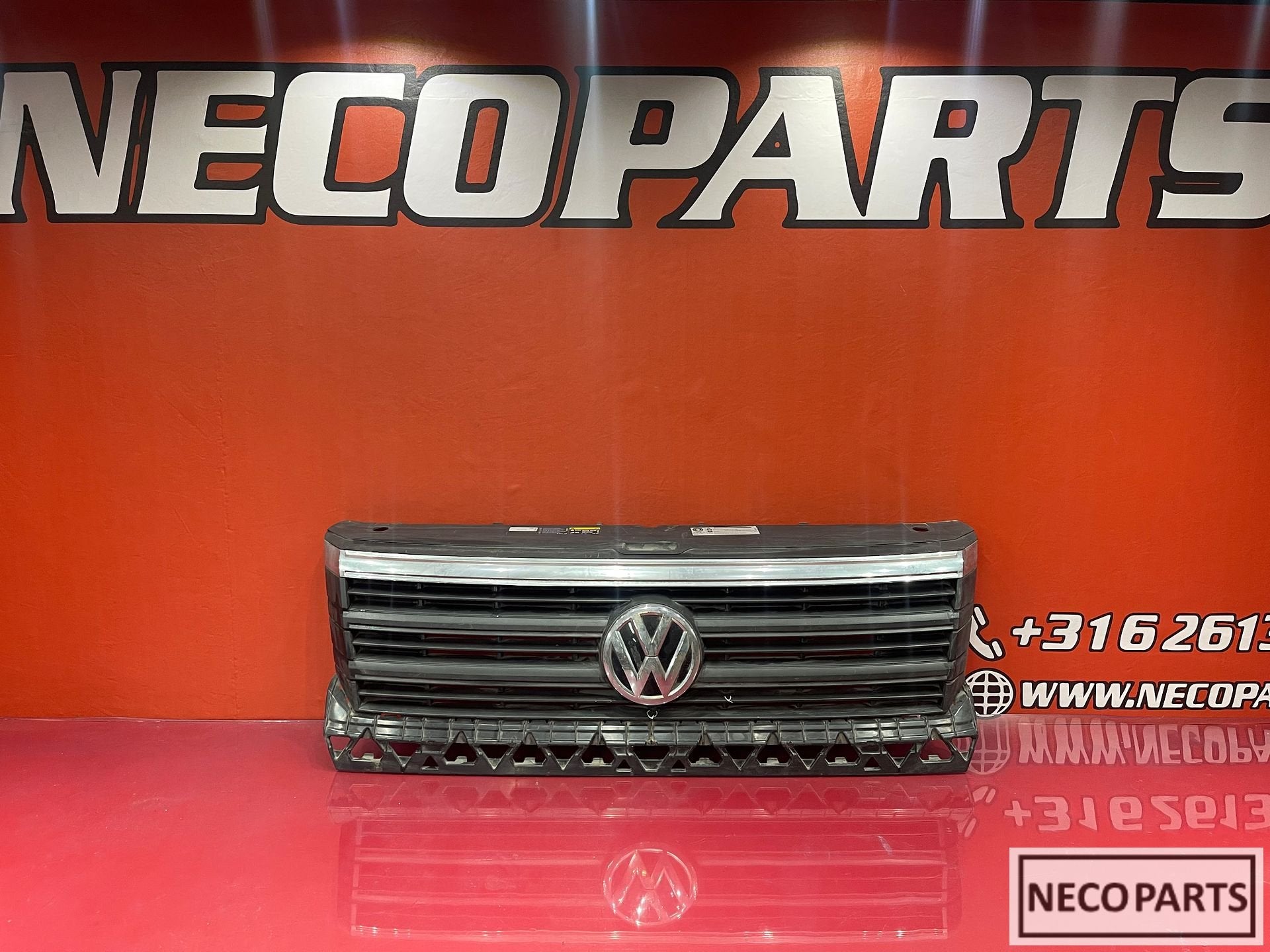 VW CRAFTER 2 GRIL GRILLE ORIGINEEL ALLES LEVERBAAR, Gebruikt, Volkswagen, -, Ophalen of Verzenden