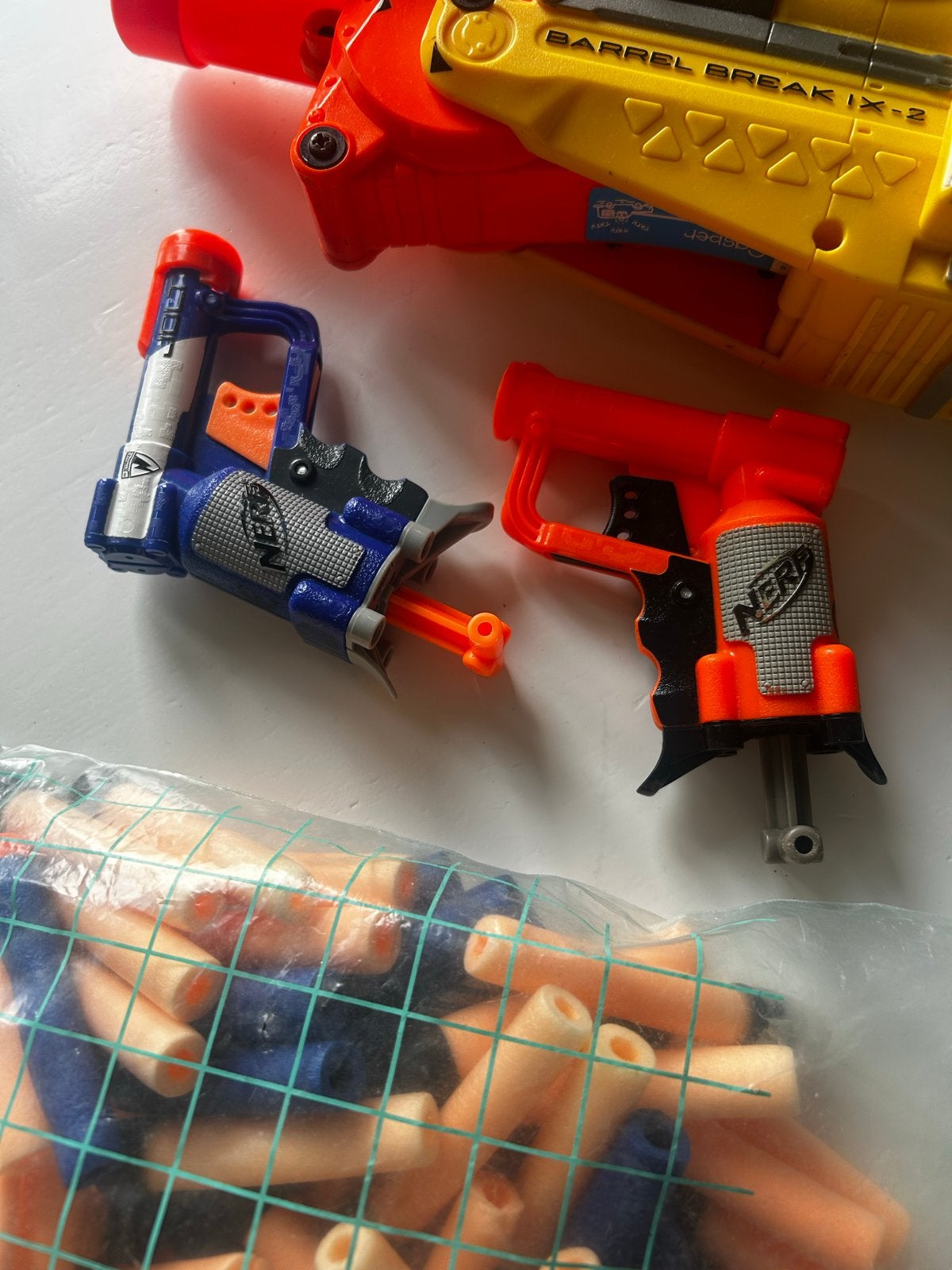 Nerf Blasters Set met Extra Darts - Zo goed als nieuw, Ophalen, Zo goed als nieuw