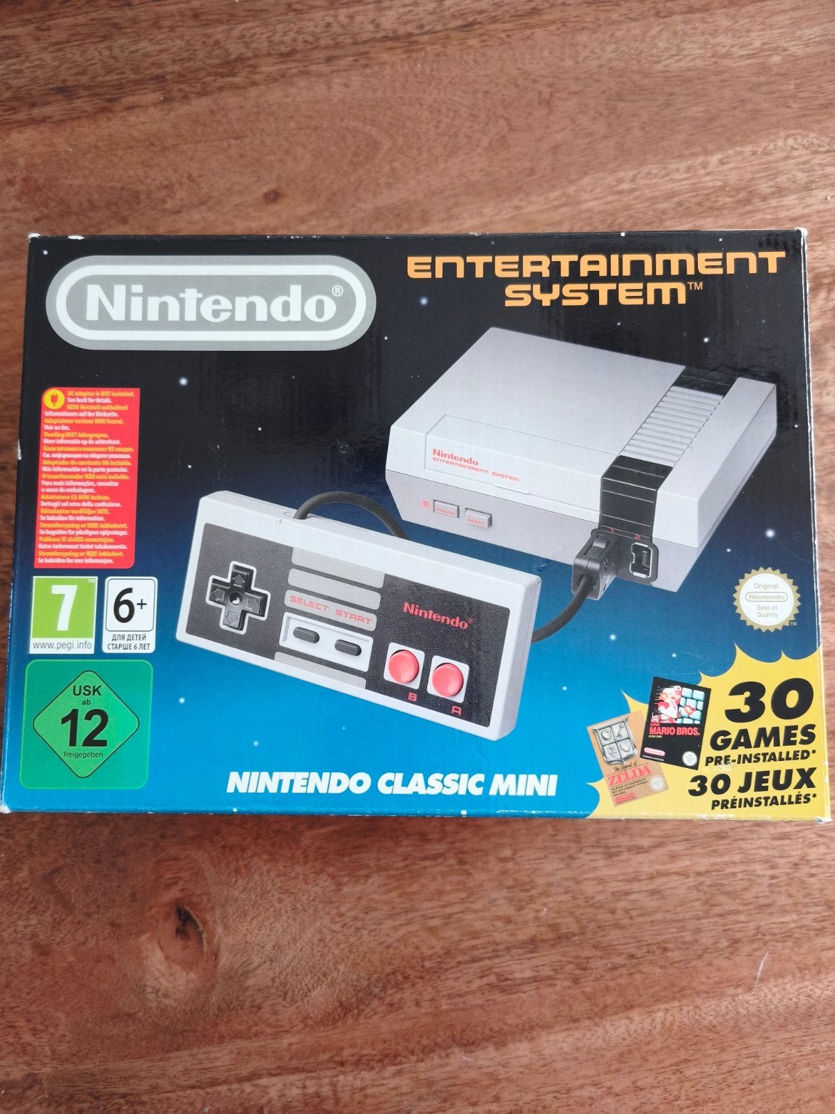 Nintendo Classic Mini NES | Compleet in Doos (CIB) + Adapter, Spelcomputers en Games, Ophalen of Verzenden, Zo goed als nieuw