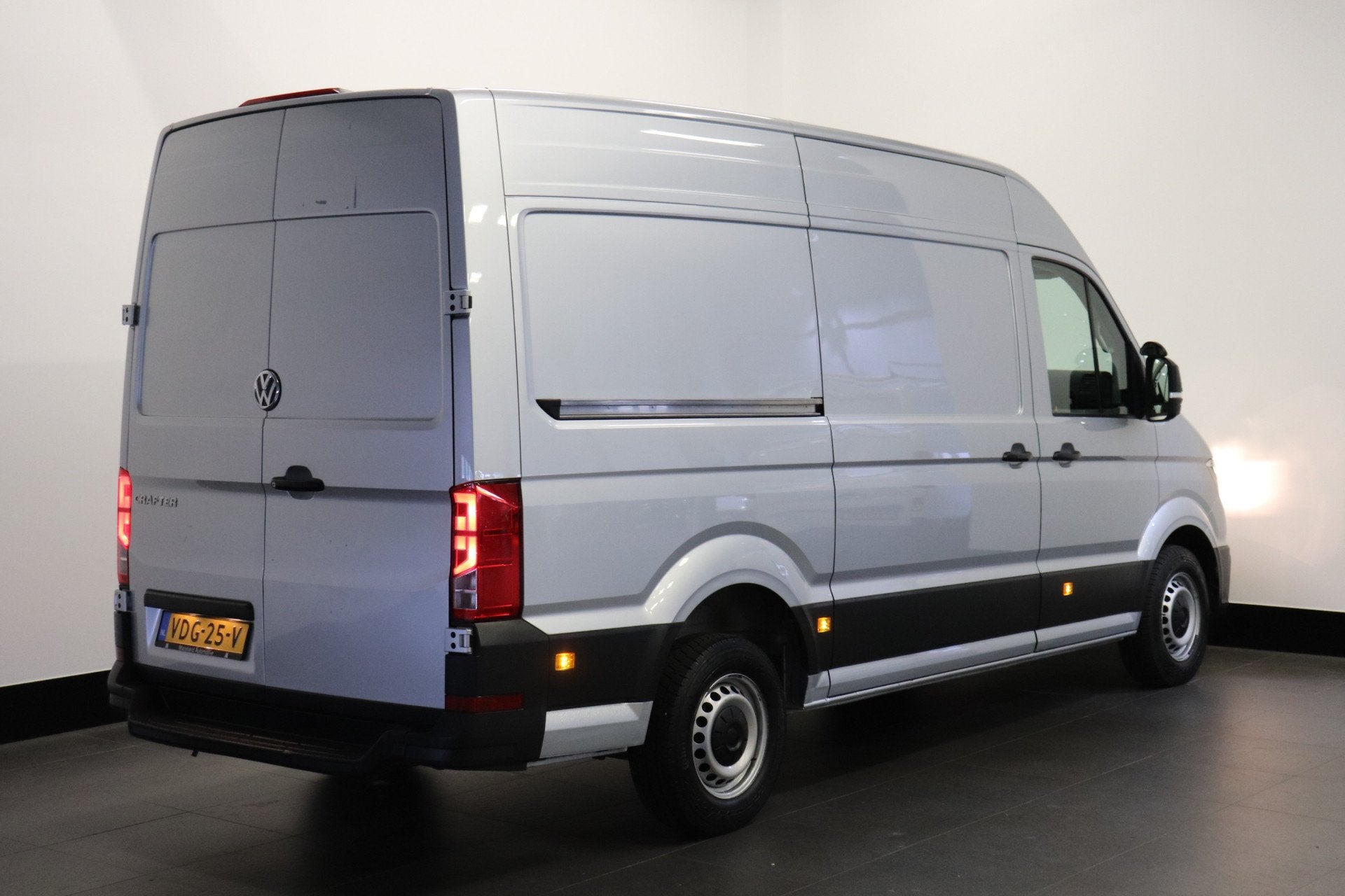Volkswagen Crafter 2.0 TDI L3H3 EURO 6 - Airco - Cruise - PD, Stof, Gebruikt, 4 cilinders, Volkswagen