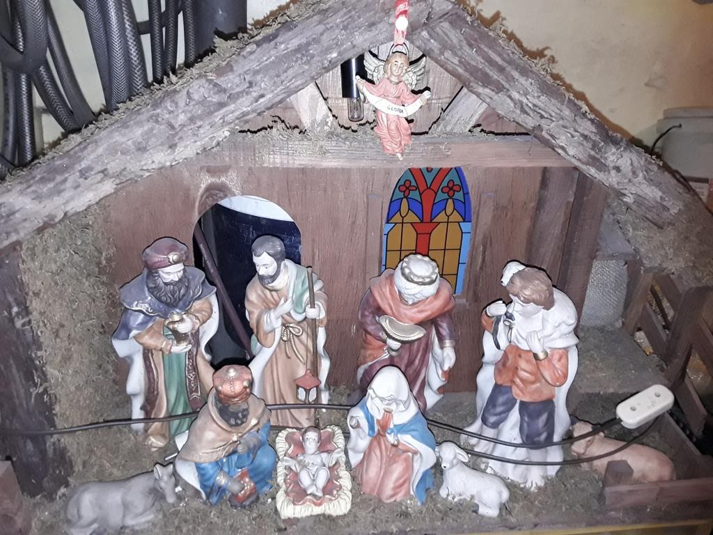 Kerststal, Diversen, Ophalen