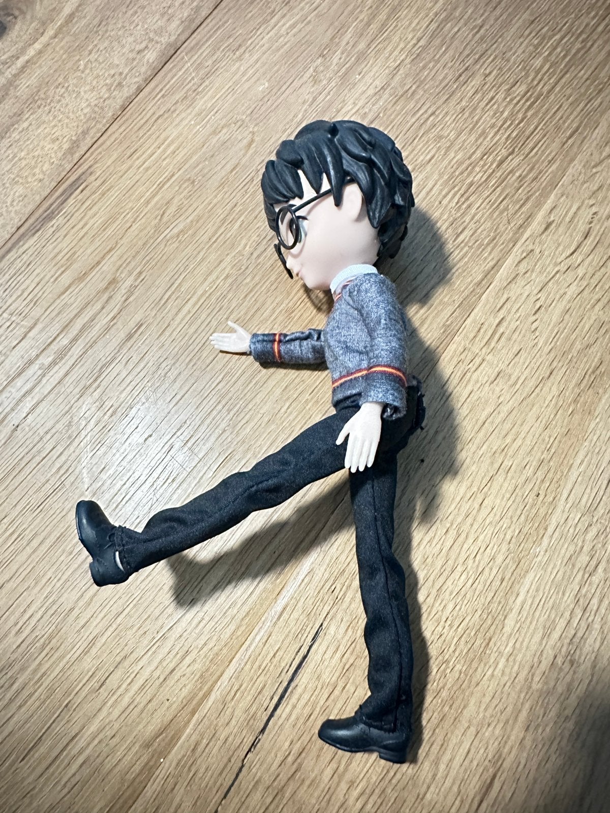 Mattel Harry Potter pop 27 cm – Hogwarts-uniform en bril, Ophalen of Verzenden, Zo goed als nieuw, Actiefiguurtje