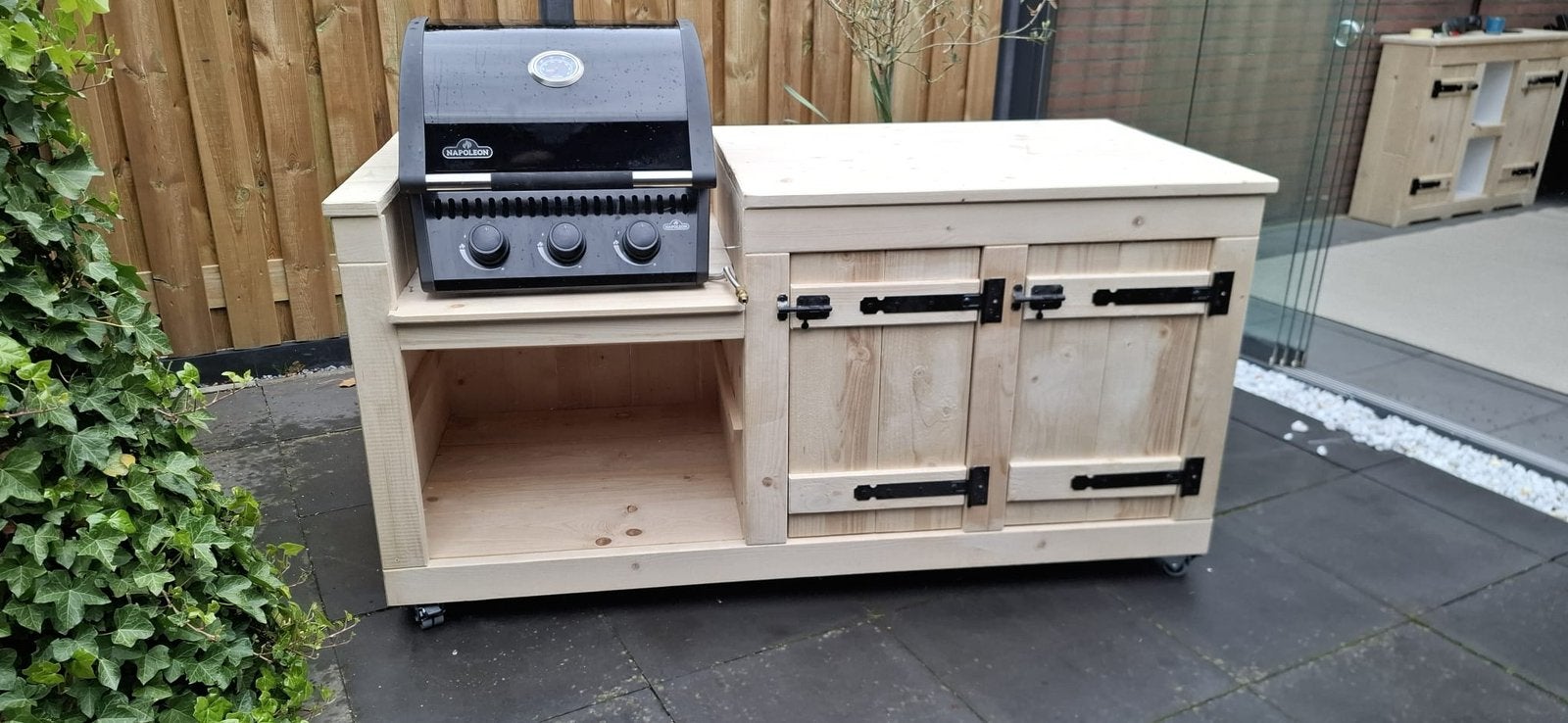 Buitenkeuken voor inbouw bbq bv grandhall, Ophalen, Zo goed als nieuw, Houtskool, Inbouw