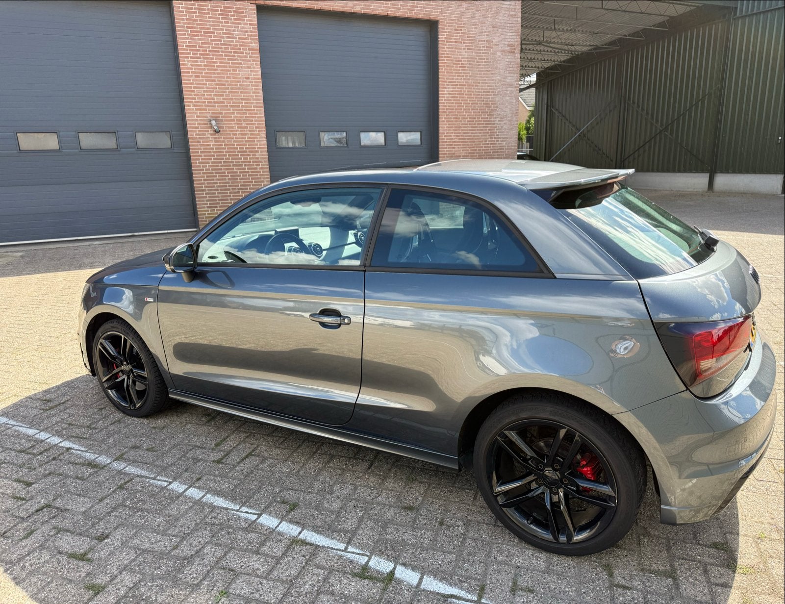 Audi A1 1.4TFSI 132KW S-tronic 2011 Grijs, Auto's, A1, Zwart, 4 cilinders, 1165 kg