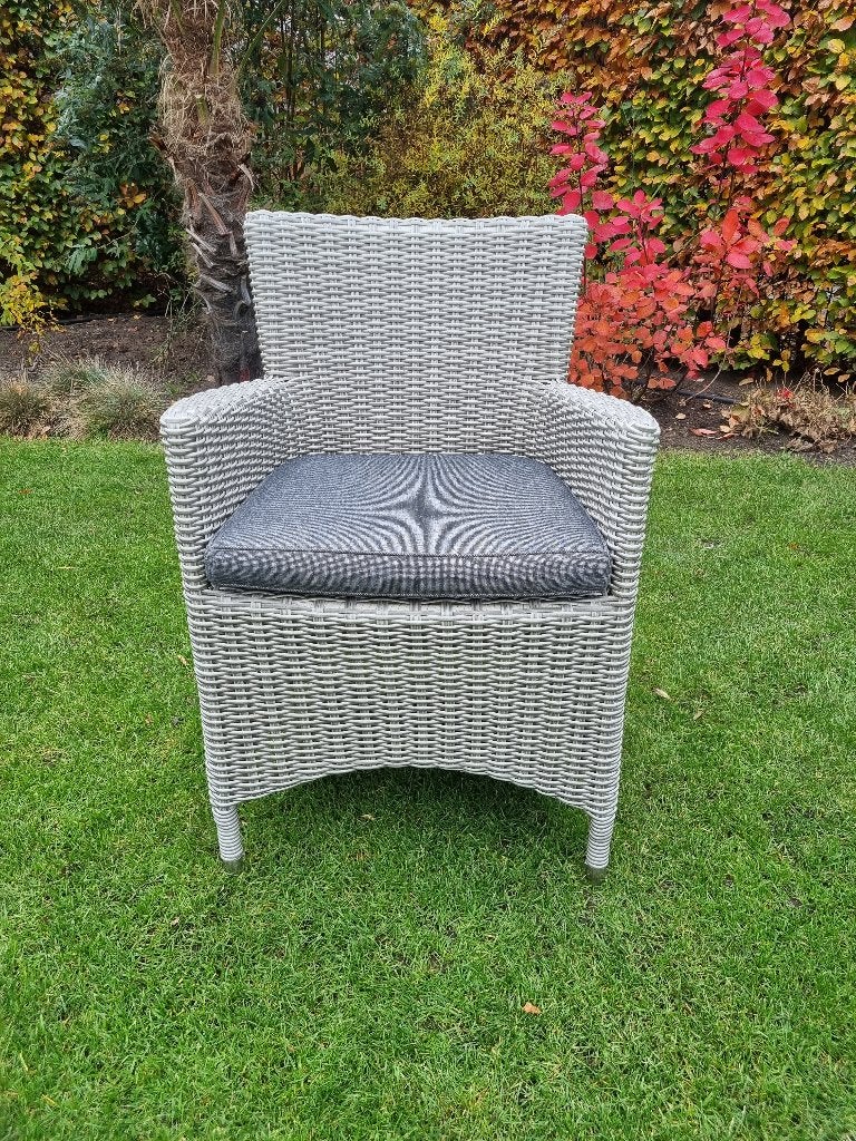Luxe wicker tuinstoel met antraciet kussen, Ophalen, Zo goed als nieuw, Wicker