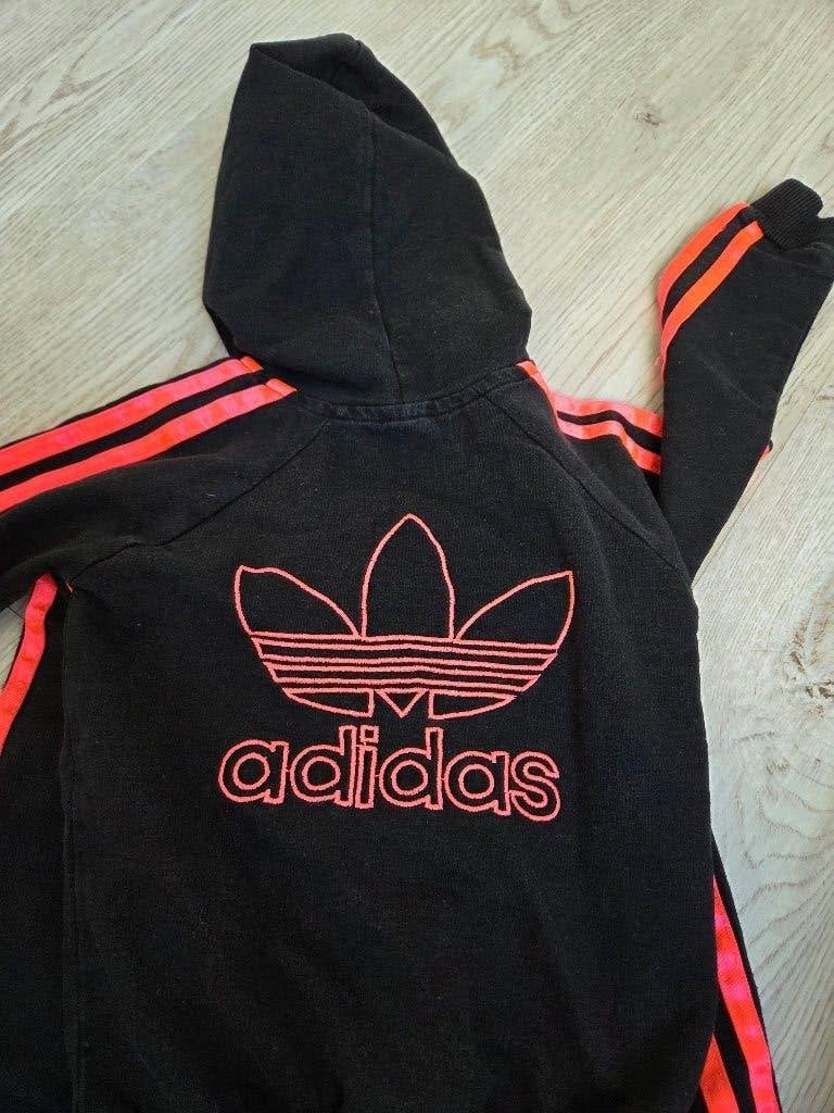 Trainingspak maat 92 adidas, Adidas, Jongen of Meisje, Sport- of Zwemkleding, Ophalen of Verzenden