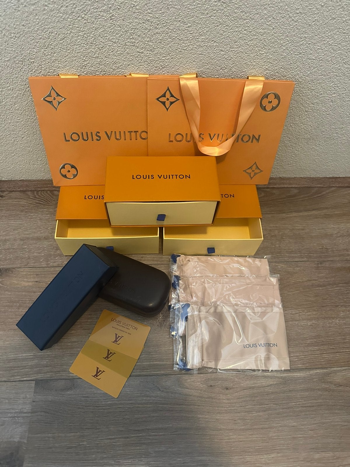 Louis vuitton dozen, Ophalen of Verzenden, Zo goed als nieuw