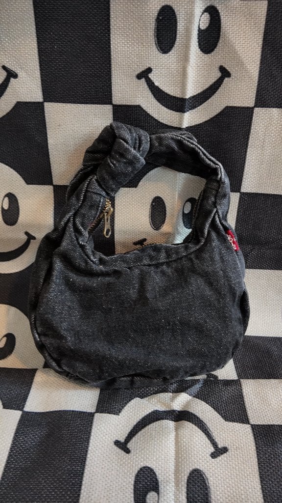 Levi’s Grey Denim Mini Hobo Bag with Knotted Handle, Ophalen of Verzenden, Zo goed als nieuw, Zwart, Handtas