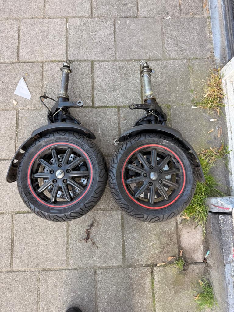 Kroonstuk PIAGGIO MP3 RH LH125>500 2006-2012 (rechts), Ophalen of Verzenden