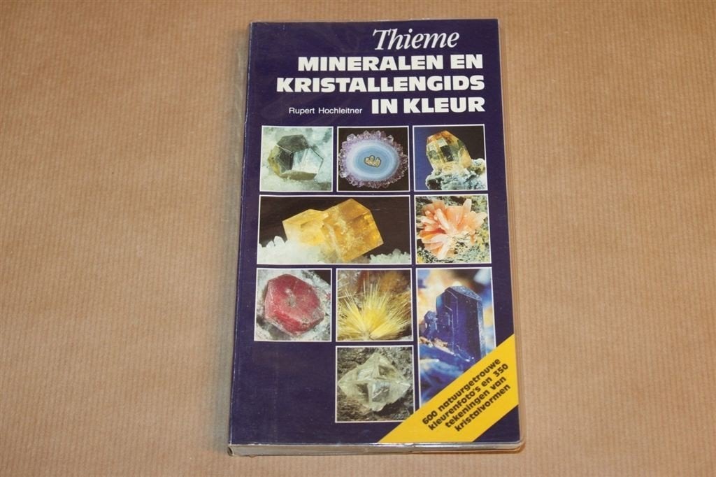 Mineralen en kristallengids in kleur, Ophalen of Verzenden