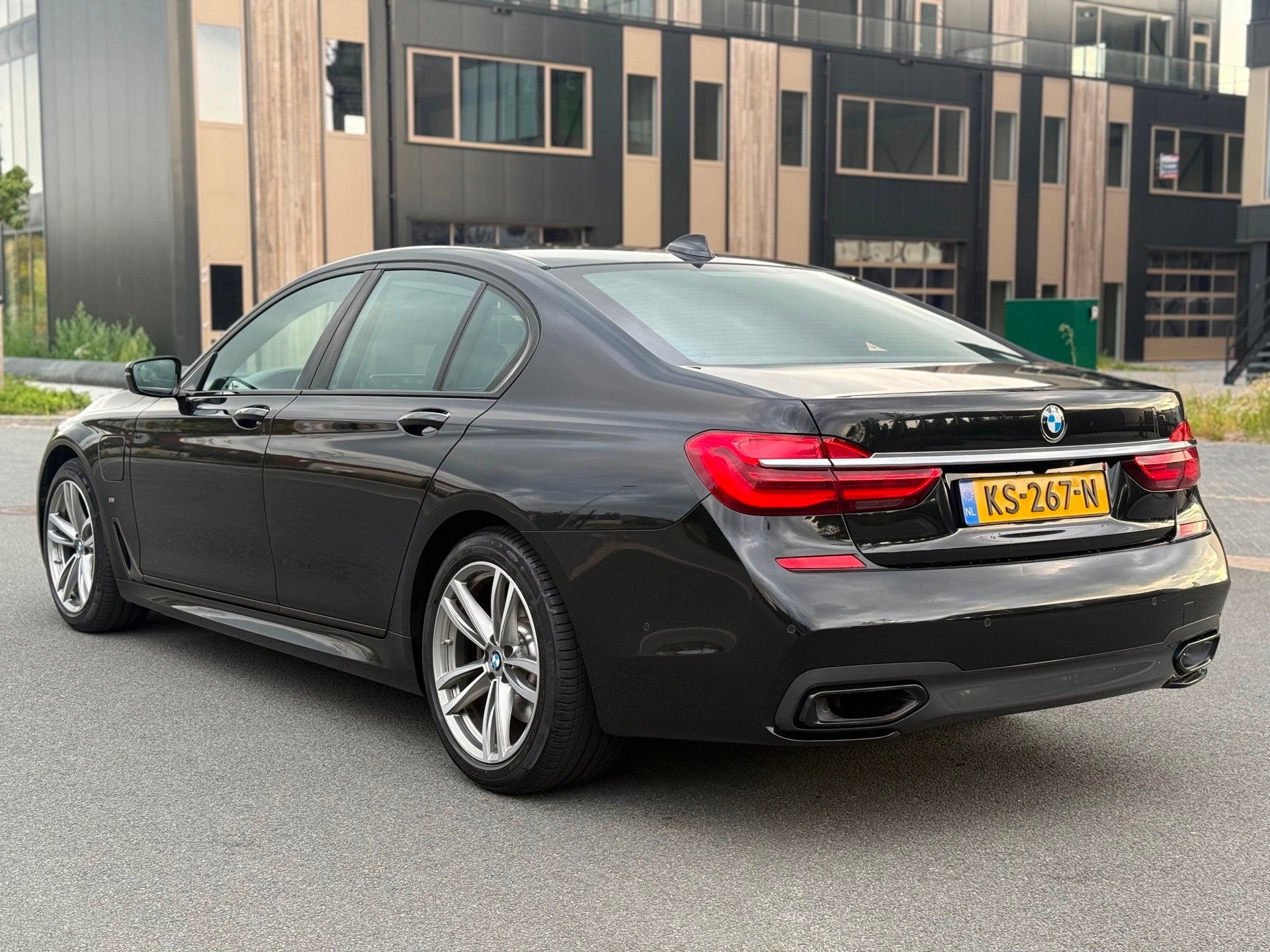 BMW 7-serie 740e iPerformance High Executive PANO 360*CAMERA, Auto's, BMW, Automaat, 1998 cc, Achterwielaandrijving, Gebruikt