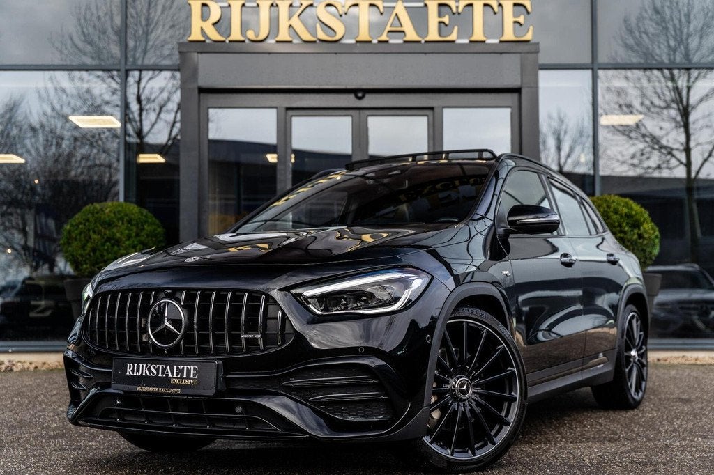 Mercedes GLA-klasse AMG 35 4MATIC|PANO|SFEER|MEMORY|ACC|21'', Auto's, Mercedes-Benz, Automaat, 4 cilinders, Zwart, 11 km/l