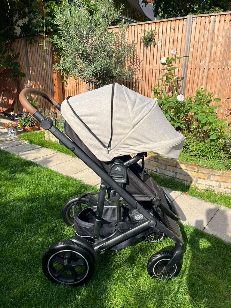 Foto 15 van Beige kinderwagen Britax Römer Smile3 incl. reiswieg + buggy