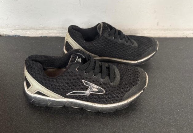 Sportschoen maat 30, Kinderen en Baby's, Kinderkleding | Schoenen en Sokken, Ophalen of Verzenden, Gebruikt, Laarzen