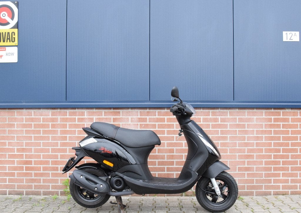Piaggio Zip 4T 3V E5 I-Get - in Nieuwstaat, Fietsen en Brommers, Piaggio, Gebruikt, Ophalen of Verzenden, Benzine
