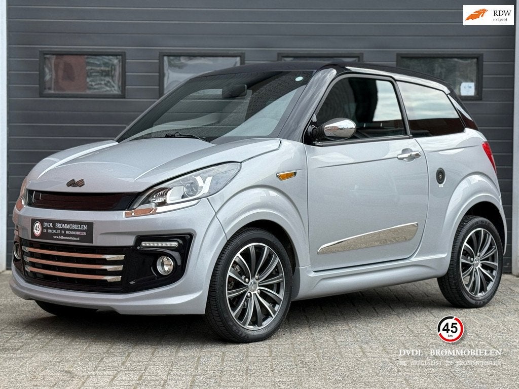 Ligier JS50L Elegance DCI Brommobiel 45km 2019 1e eig 23dkm, Gebruikt, DVDL Brommobielen, Staarten 32
5281PL  Boxtel, NL, Info@dvdlbrommobielen.nl