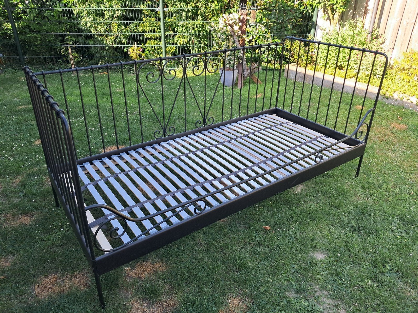 Eenpersoons bed met matras : metaal zwart., 85 tot 100 cm, Gebruikt, 180 cm of meer, Ophalen