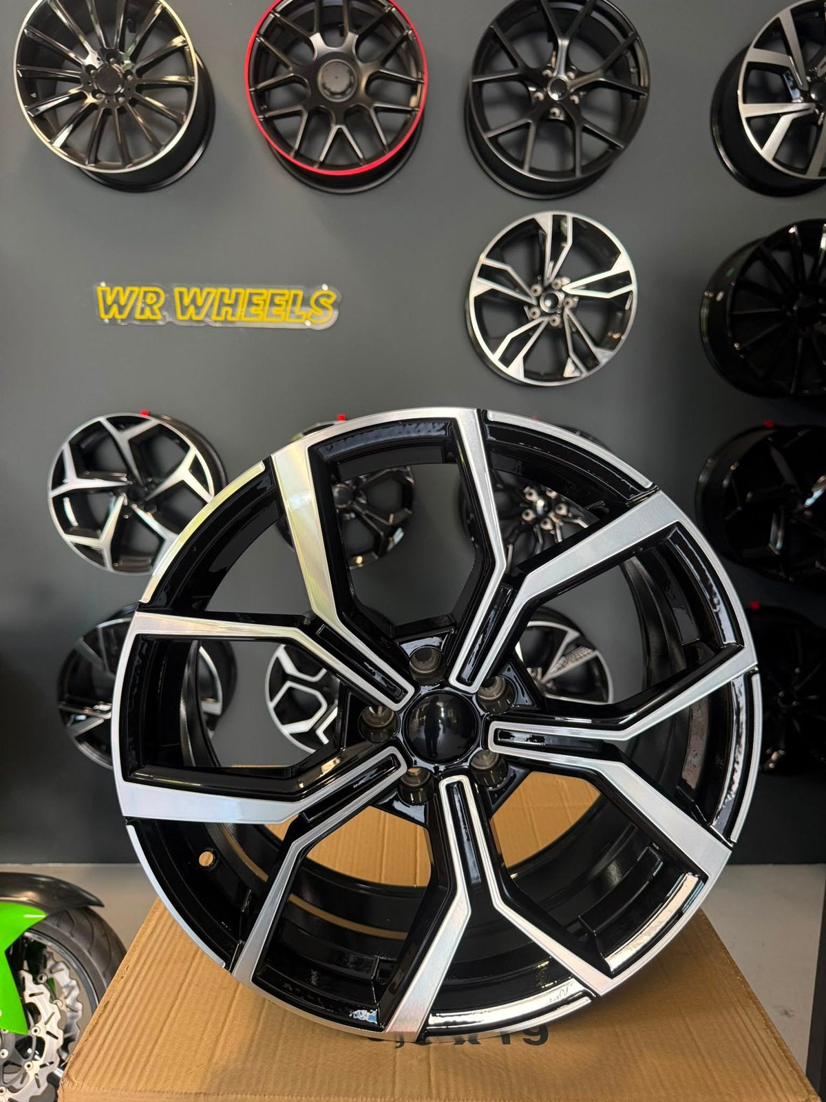 5X100 18" VW POLO R-Line   LOOK VELGEN! PAST OP AUDI VW, 215 mm, Velg(en), W, R