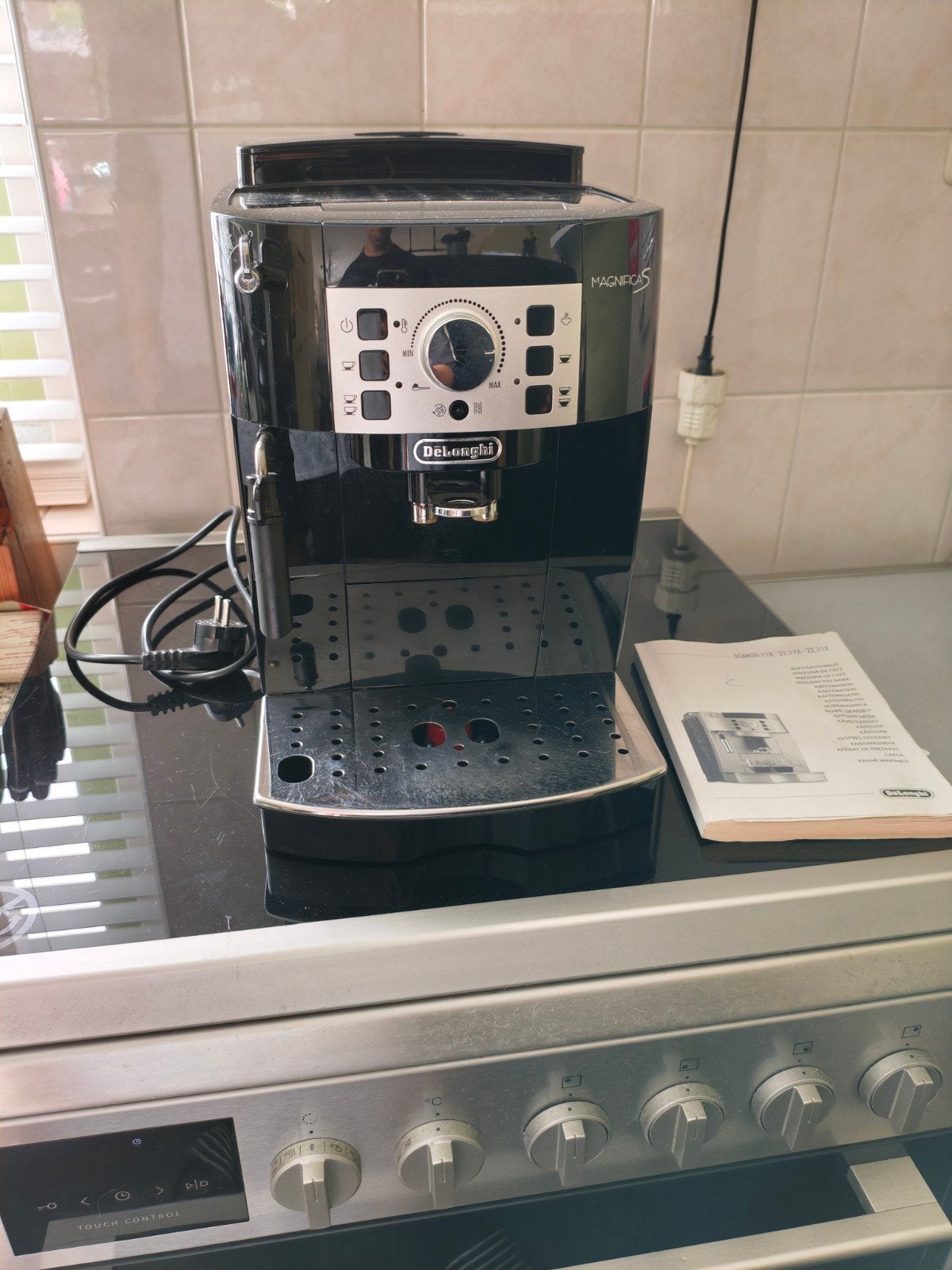 DeLonghi Magnifica S koffiemachine af en toe foutmelding, Ophalen, Gebruikt, Espresso apparaat, 10 kopjes of meer