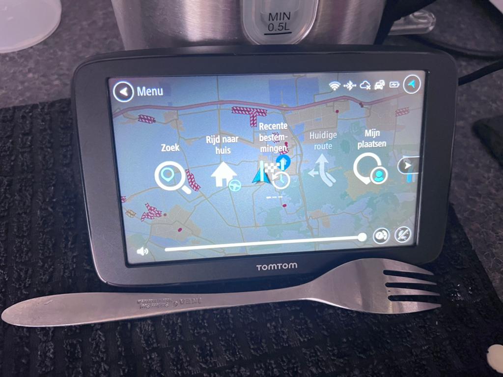 tomtom Go classic 6 inch  incl oplaadkabel stekker en hoes, Ophalen of Verzenden, Zo goed als nieuw