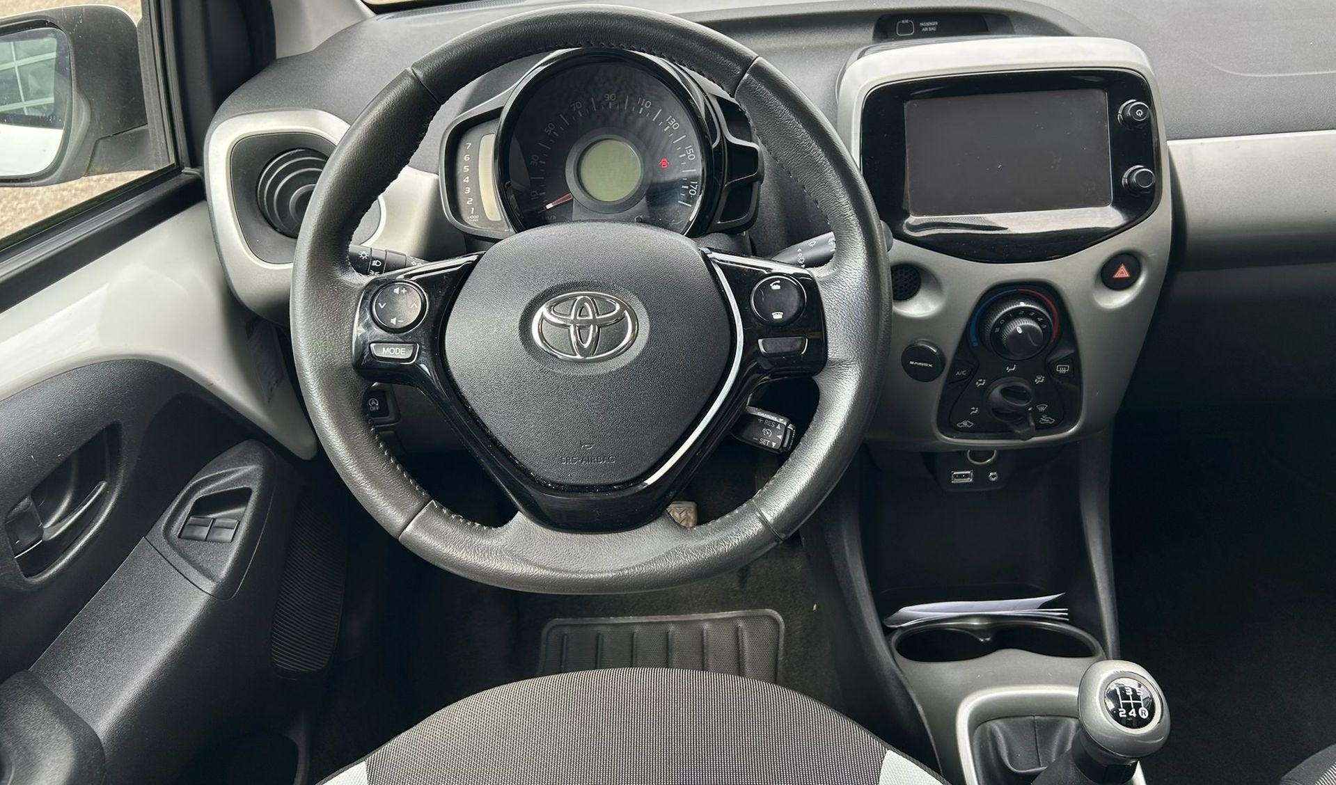 Toyota Aygo 1.0 VVT-i x-play, Euro 5, Stof, Gebruikt, Zwart