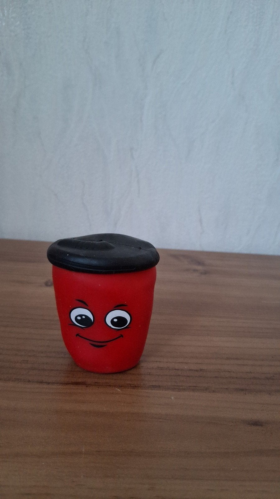 Leuke rode stressbal in de vorm van een beker, Ophalen of Verzenden, Zo goed als nieuw, Jongen of Meisje