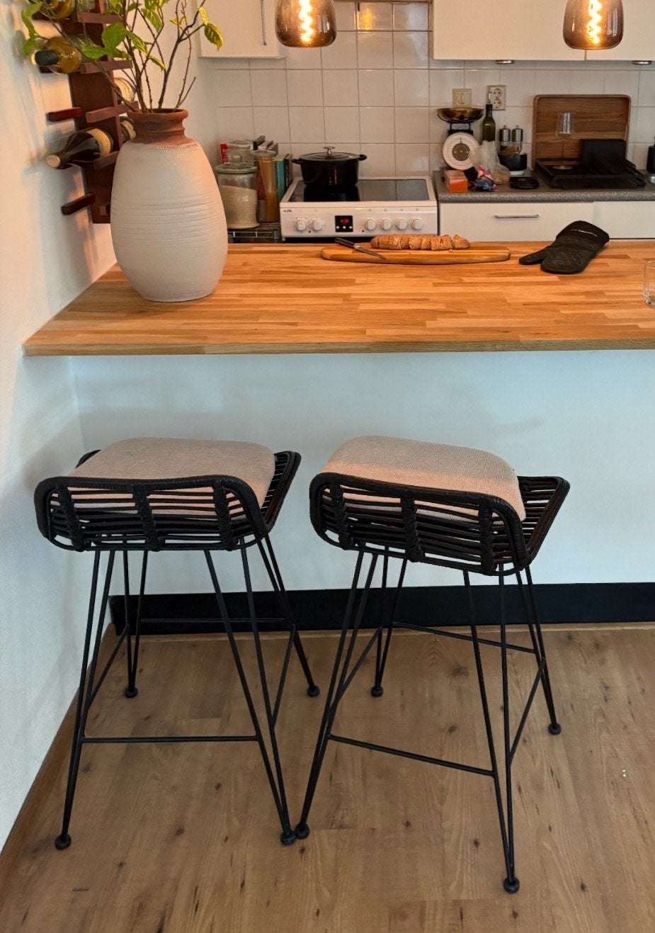 Set van 2 moderne barkrukken met comfortabele kussens, Ophalen, Gebruikt, Met voetsteun, 90 cm of meer