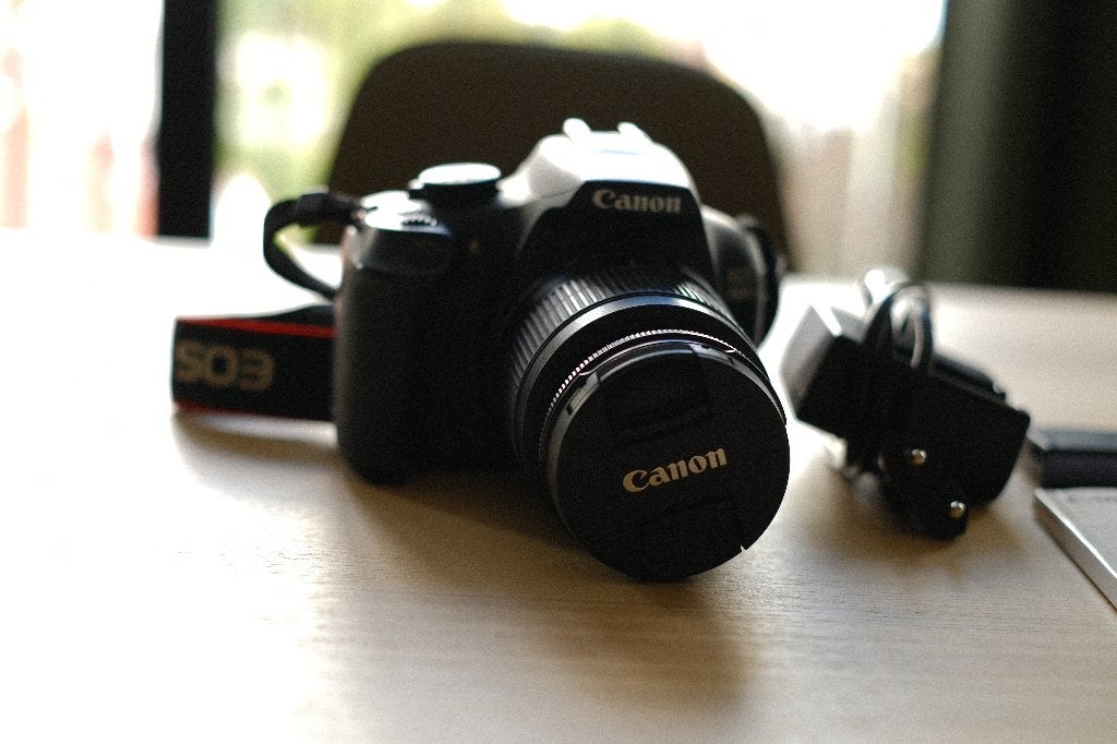 Canon EOS 1300D met 18-55mm incl. extra accu en oplader, Ophalen, Spiegelreflex, Canon, 18 megapixels