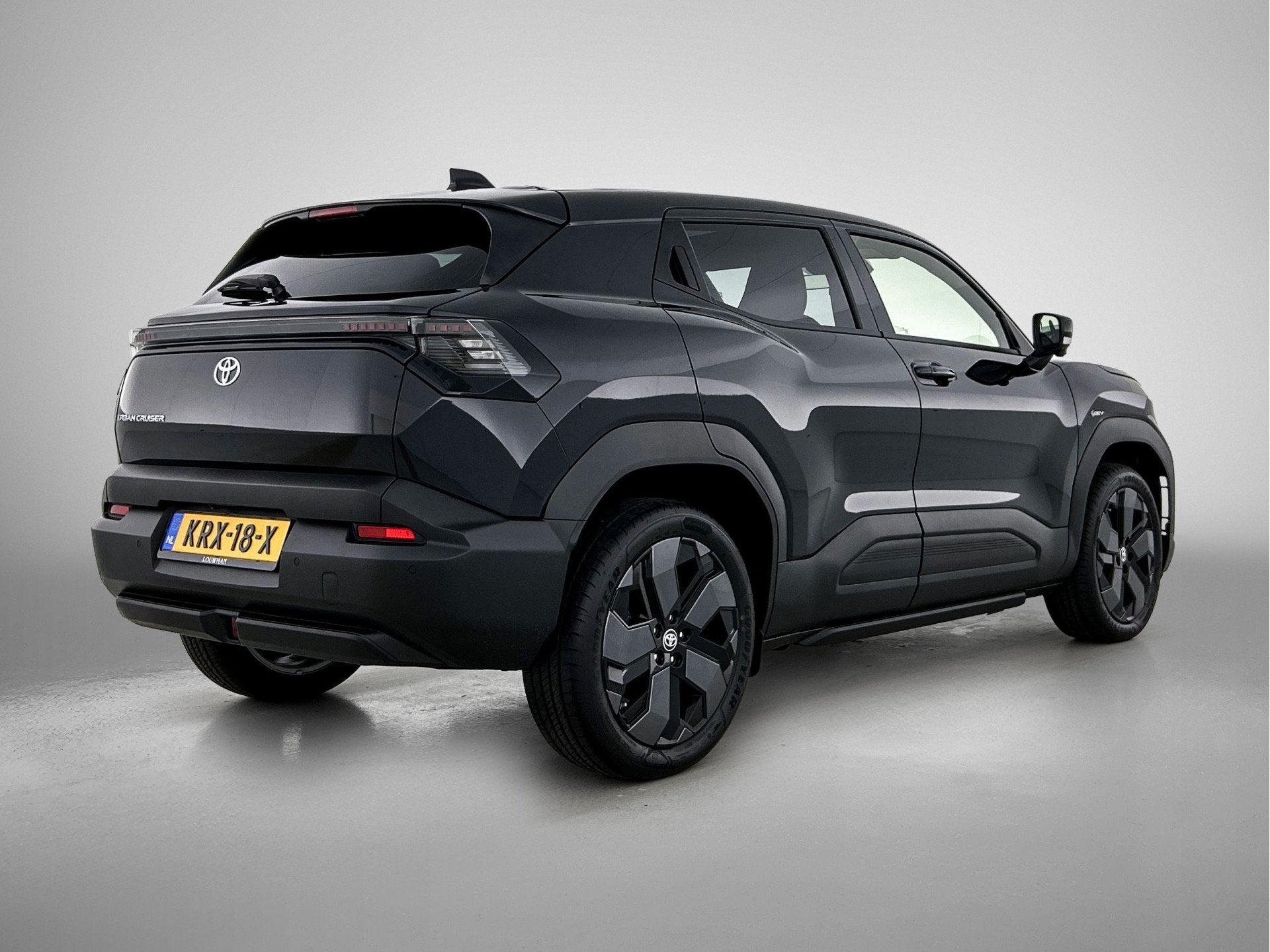 Toyota Urban Cruiser Executive 61 kWh DEMO | ACC | Stoel en, 12 maanden, Leder en Stof, Zwart, Origineel Nederlands