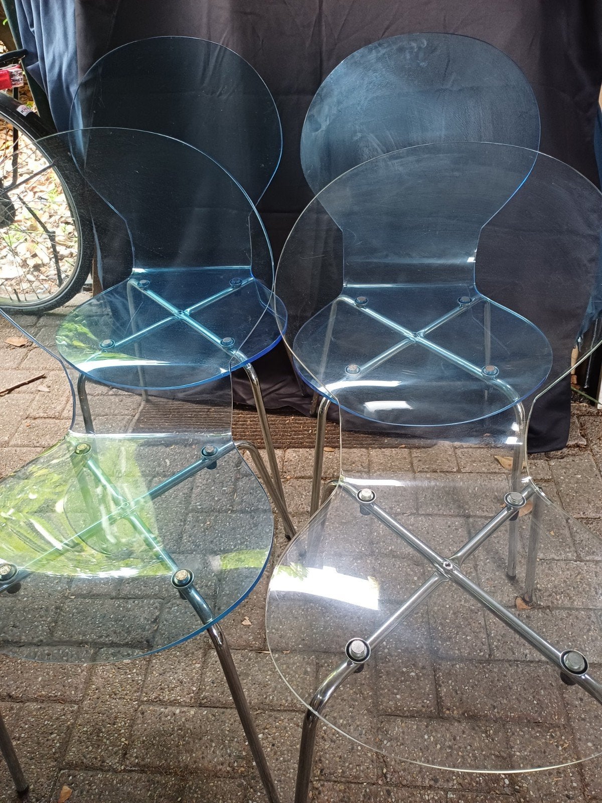 4 Ikea stoelen.   3 blauwe/1 witte., Huis en Inrichting, Stoelen, Ophalen, Zo goed als nieuw, Blauw, Twee