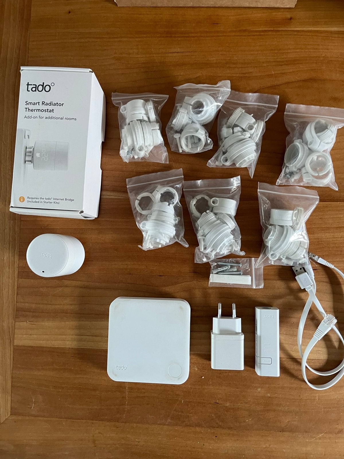 Tado V3+ Set: Bridge, Bedraad thermostaat, Radiator + Ada, Ophalen of Verzenden, Slimme thermostaat, Zo goed als nieuw